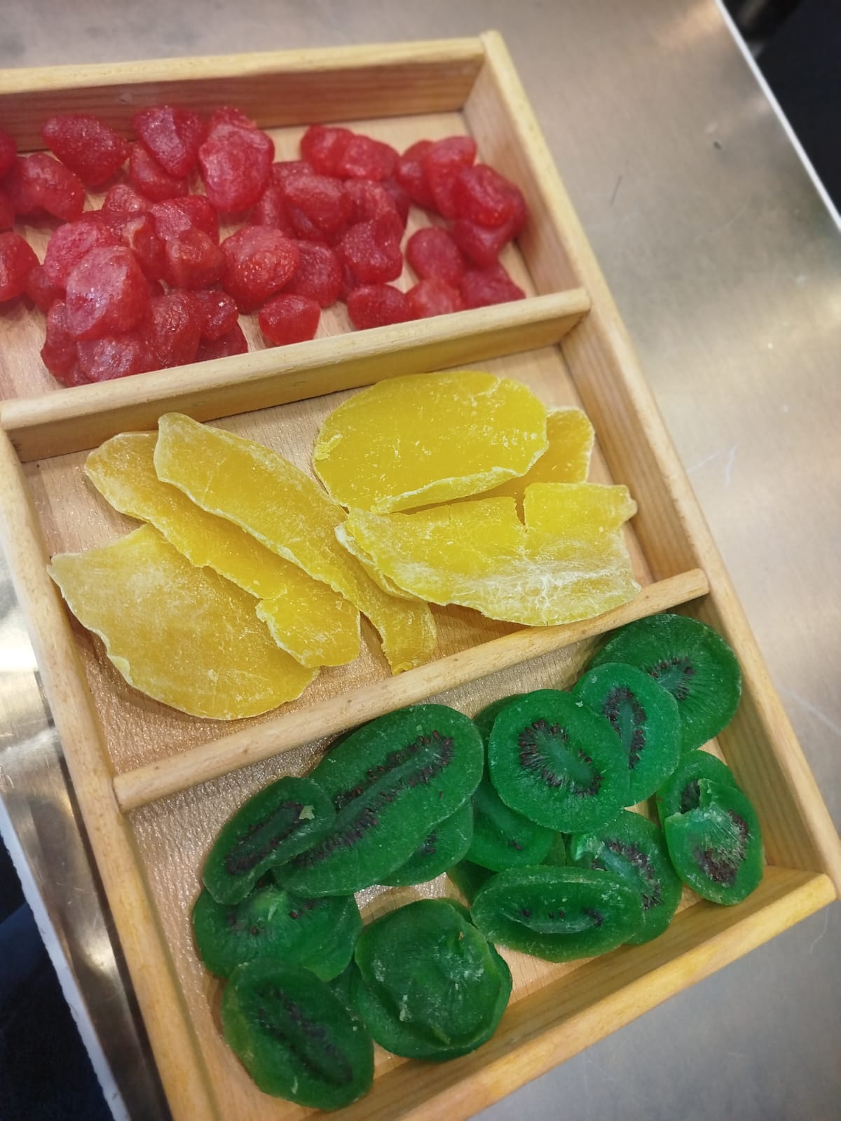 DRIED FRUIT SNAKCS 